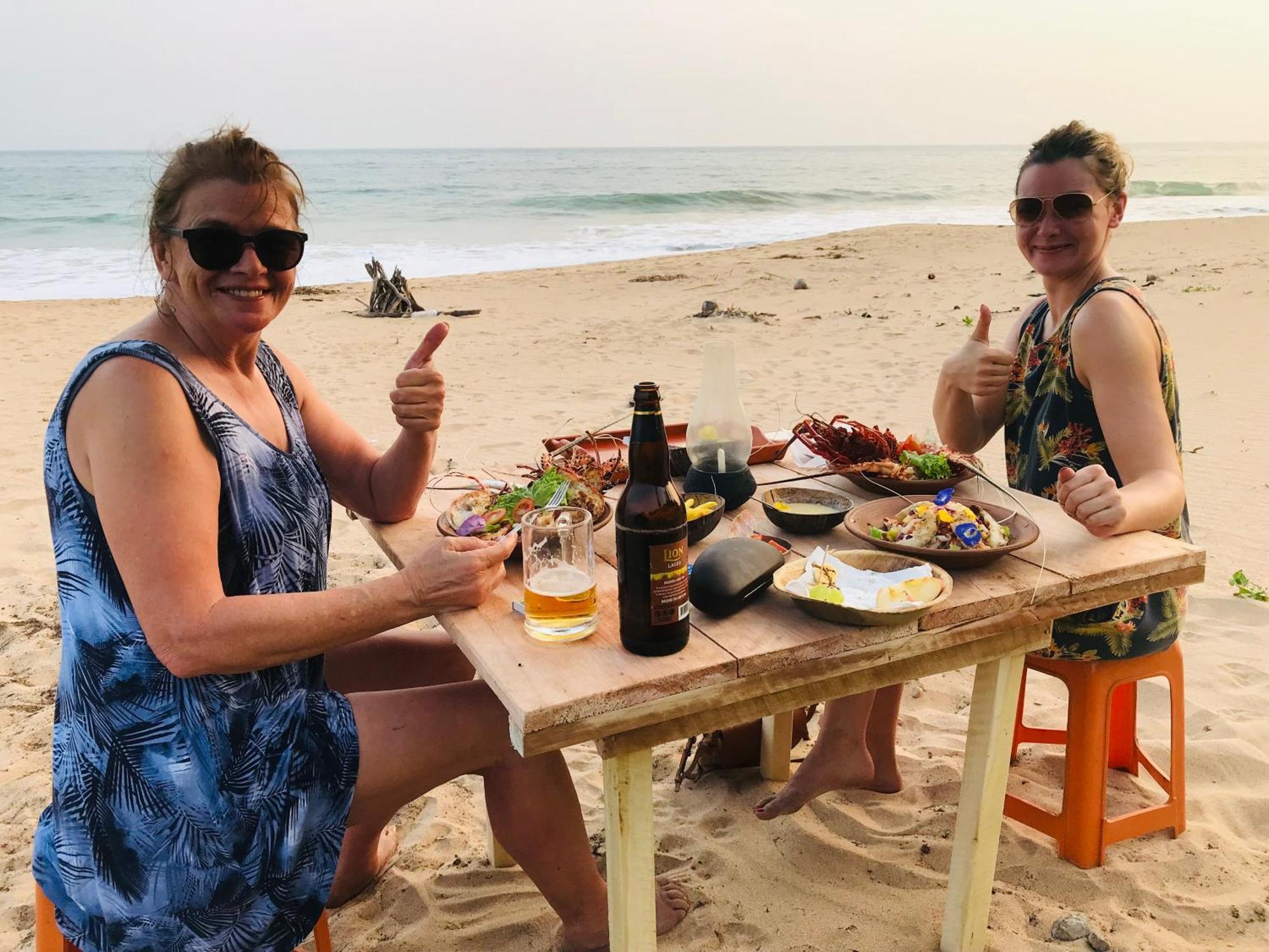 Waves Ranna Cabana And Seafood Экстерьер фото